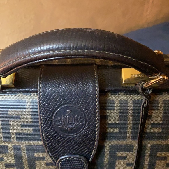 Iconic Fendi - Picture 3 of 11